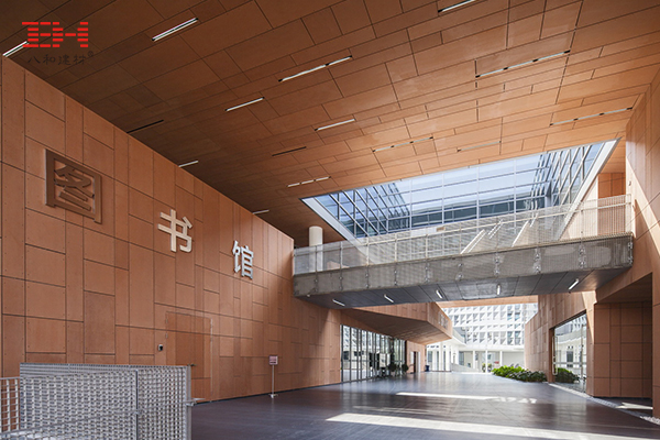 造型鋁單板、格柵、金屬拉伸板-南方科技大學(xué)讀書館02.jpg