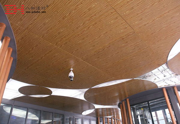 八和建材仿木紋鋁單板，點(diǎn)亮建筑的無(wú)限生機(jī)！